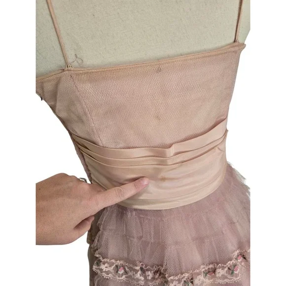 1950s Vintage Womens Pink Tulle Gown Dress Floral Detail - Picture 5 of 11